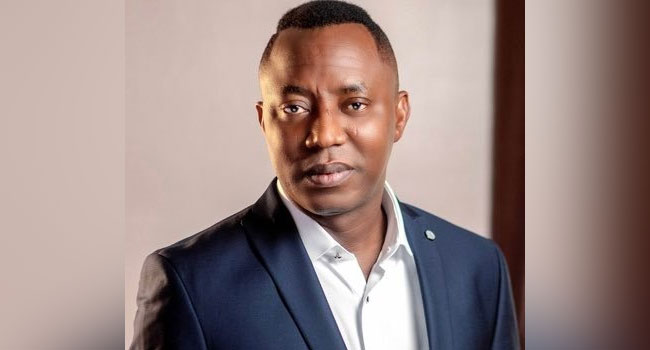 Sowore, Nnamdi Kanu’s Lawyer and Others Freed from Kuje Prison After Bail