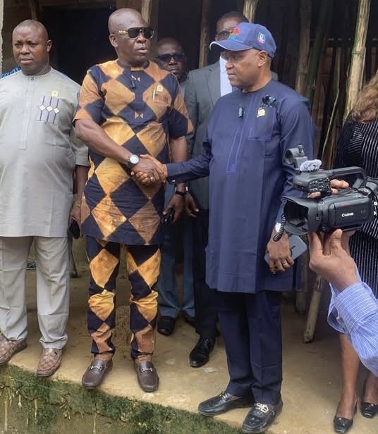 ORON COUNCIL CHAIRMAN HOSTS COMMISSIONER FOR INFORMATION